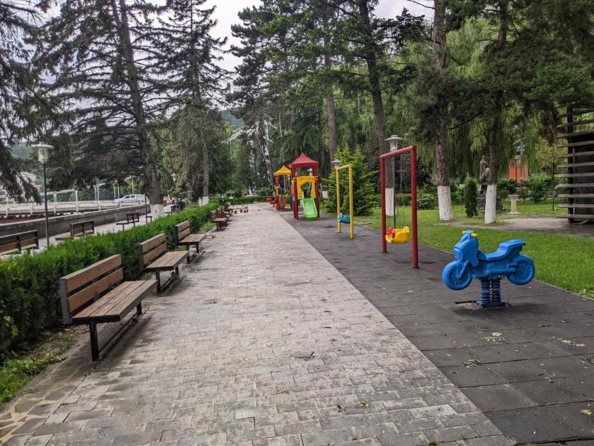 Riverside Borjomi Esterno foto